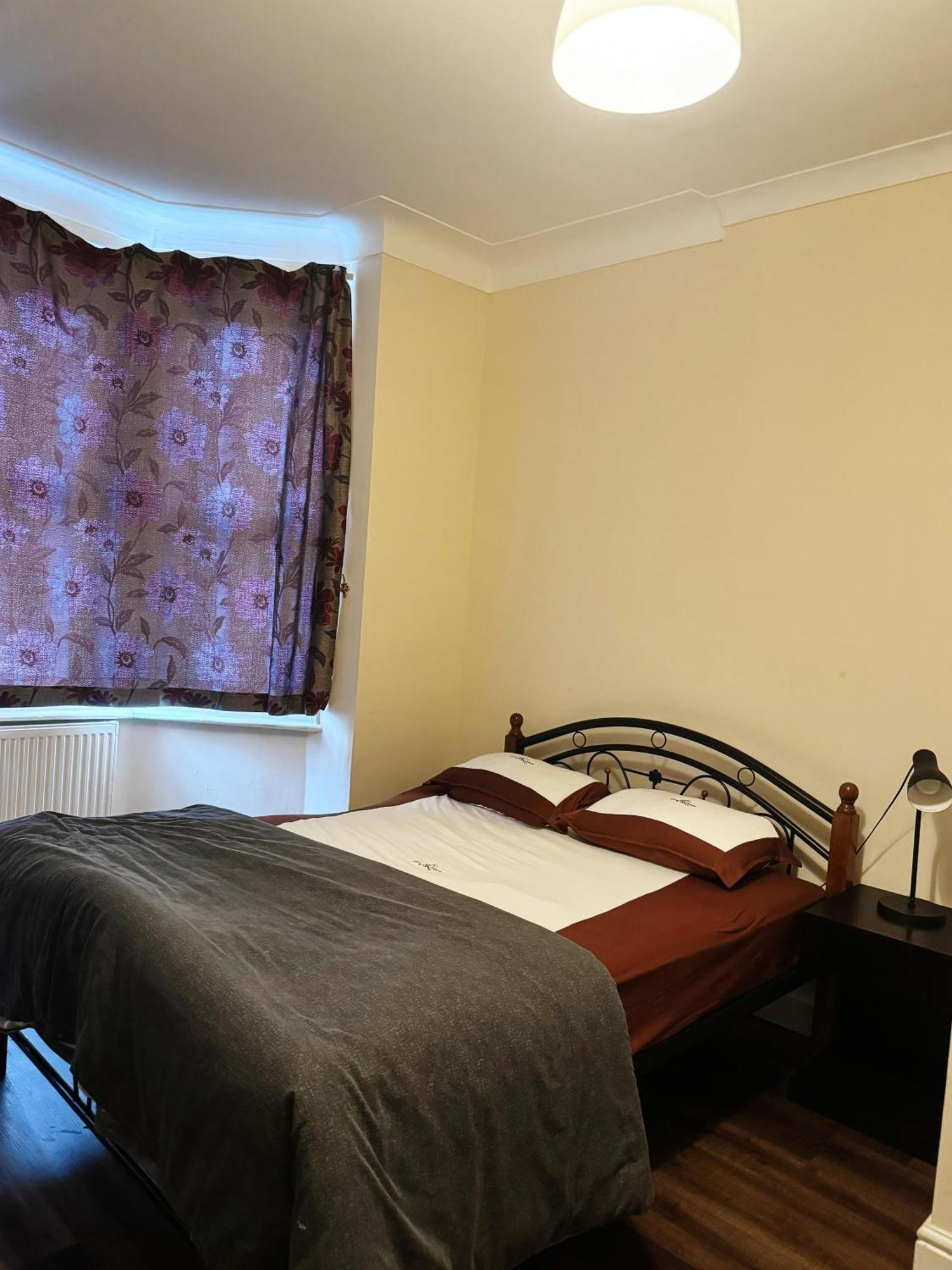 Nice And Pleasant Thornton Heath Экстерьер фото