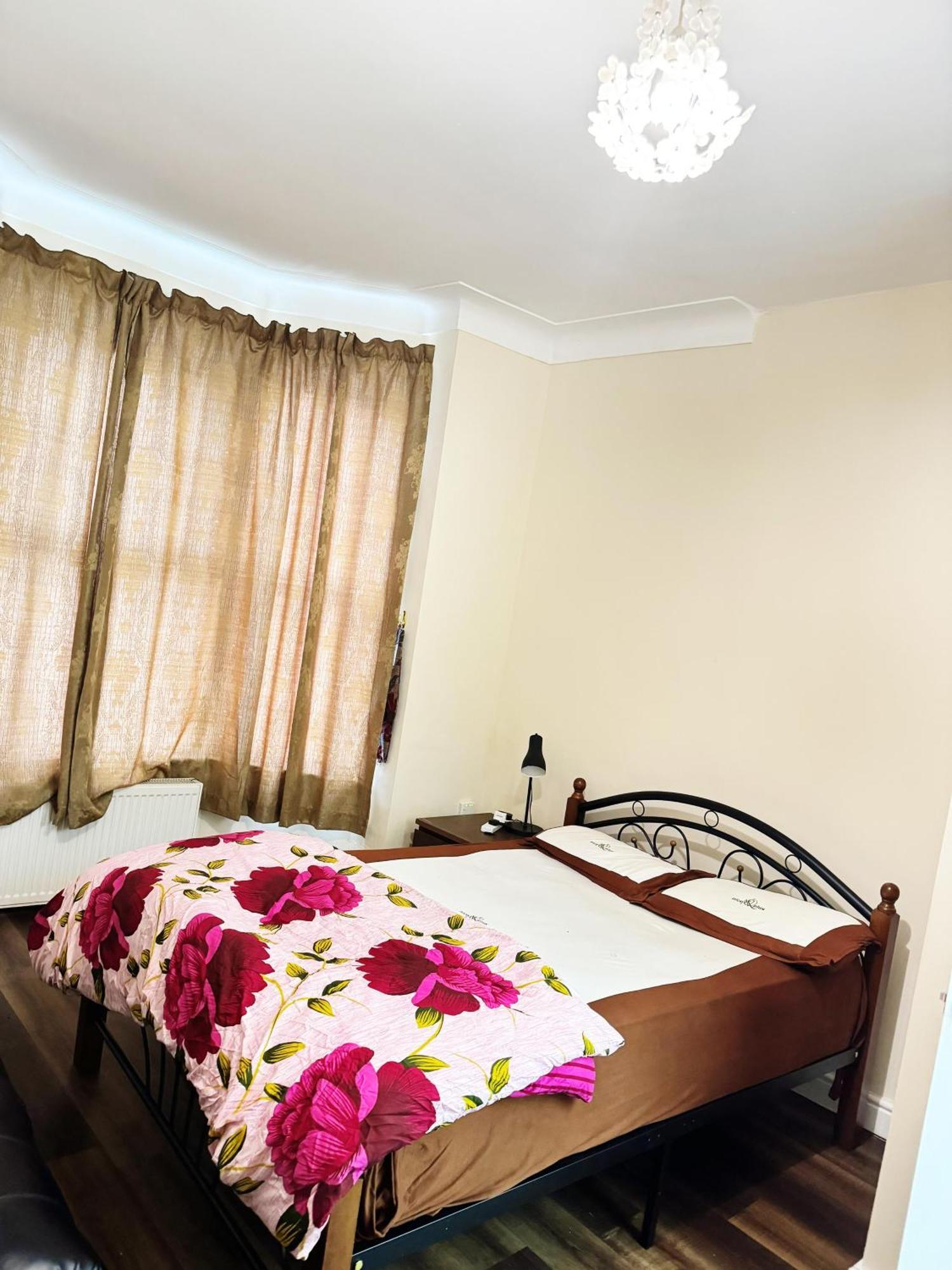 Nice And Pleasant Thornton Heath Экстерьер фото