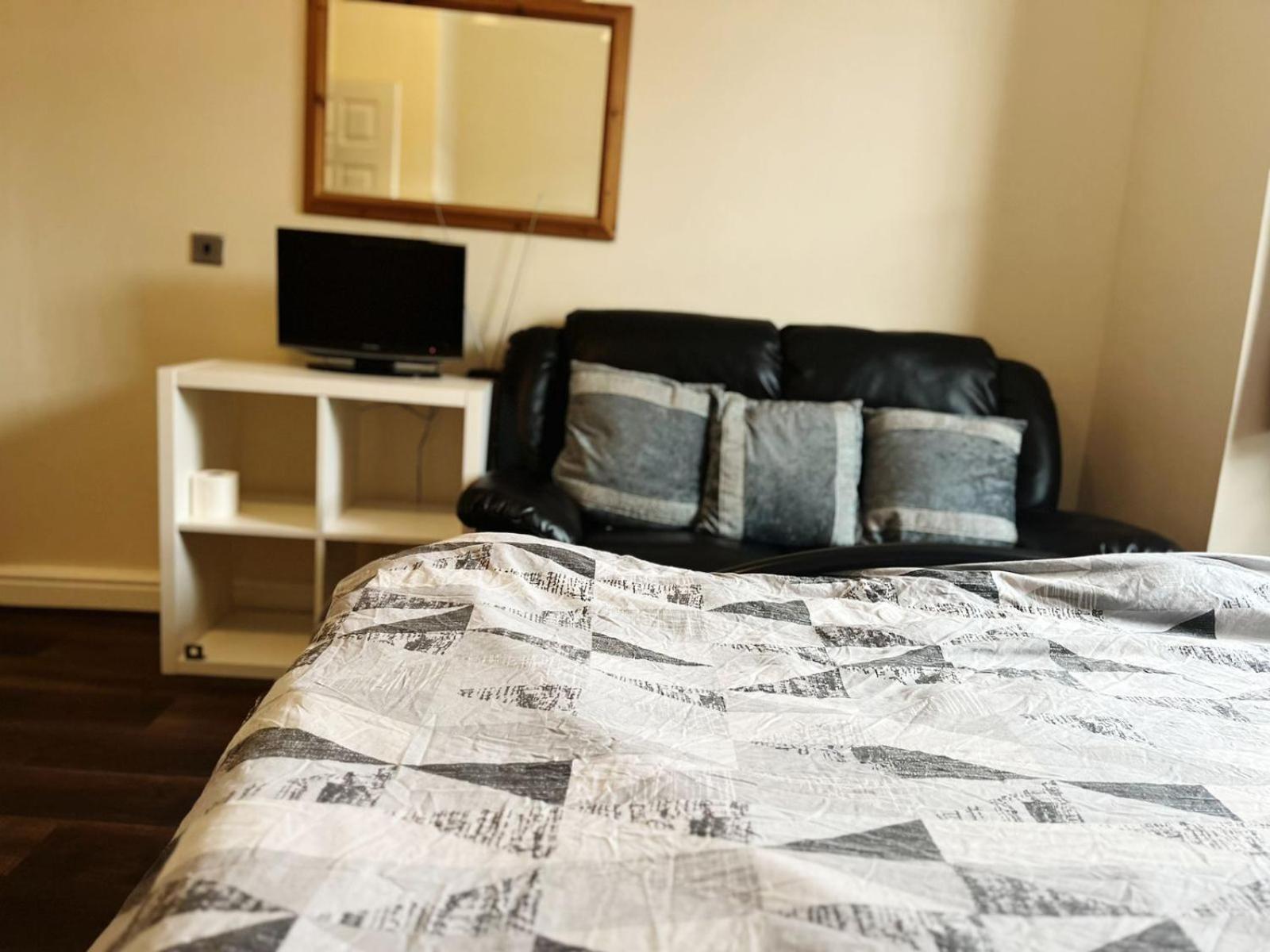 Nice And Pleasant Thornton Heath Экстерьер фото
