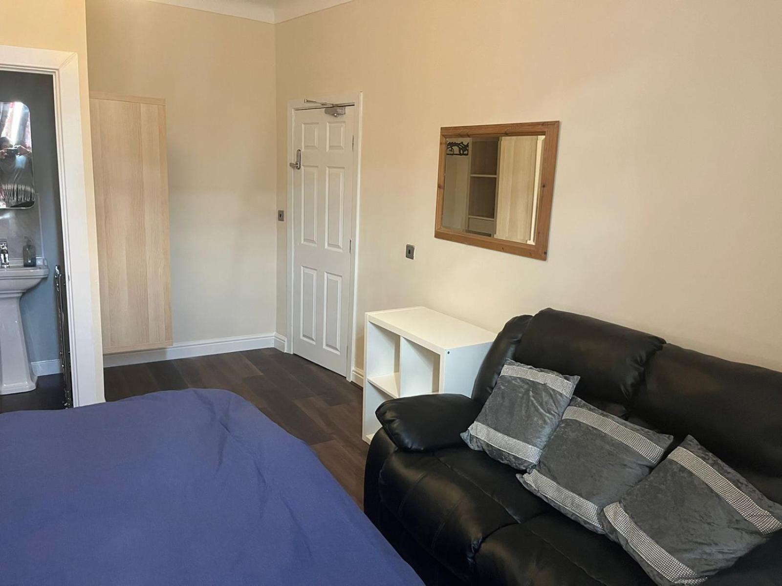 Nice And Pleasant Thornton Heath Экстерьер фото