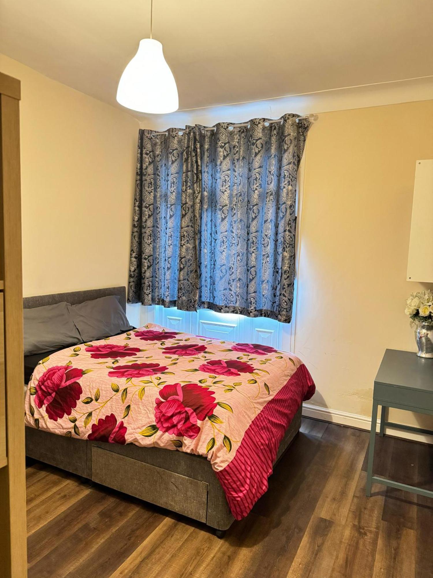 Nice And Pleasant Thornton Heath Экстерьер фото