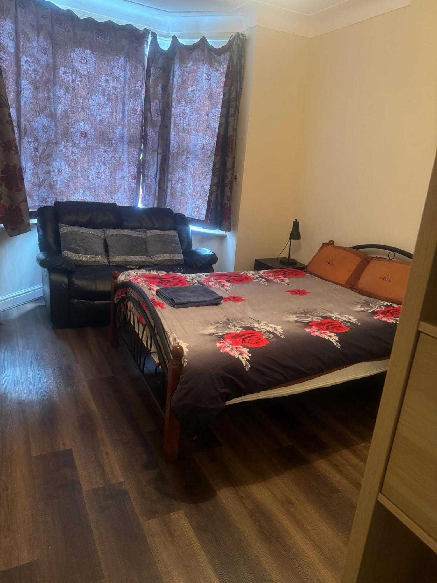 Nice And Pleasant Thornton Heath Экстерьер фото